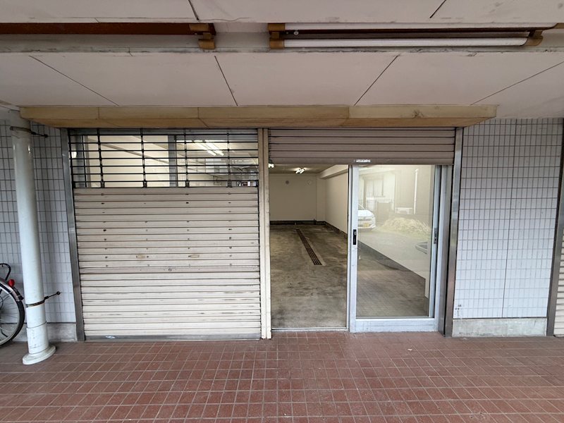 鈴木ビル 玄関