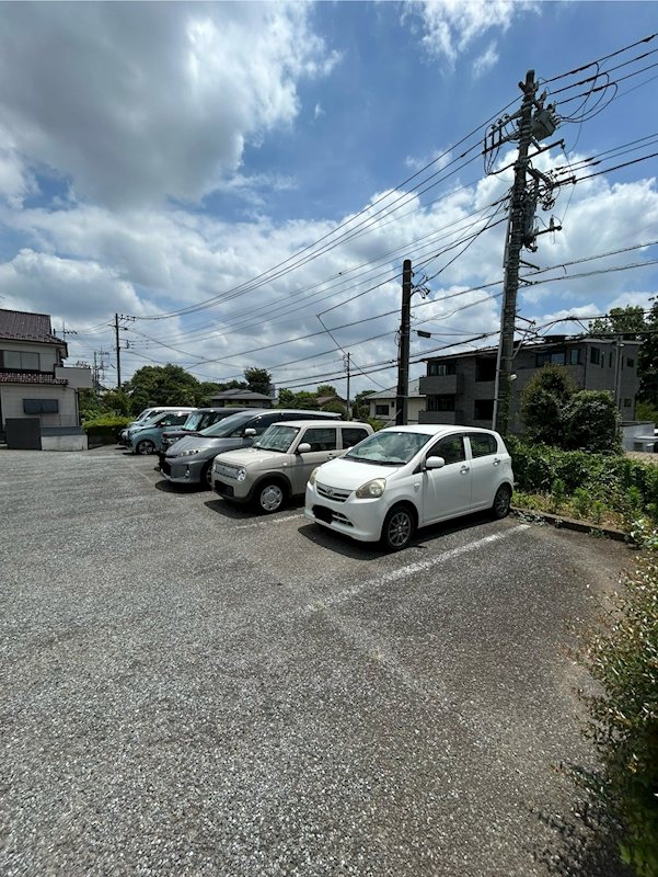サンハイツ栗原敷地内駐車場 