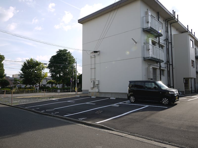 ソレイユ乾徳 駐車場
