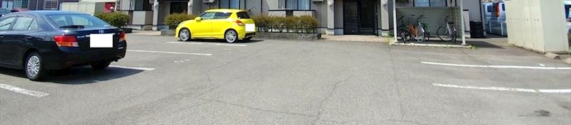ラ・トゥール 駐車場