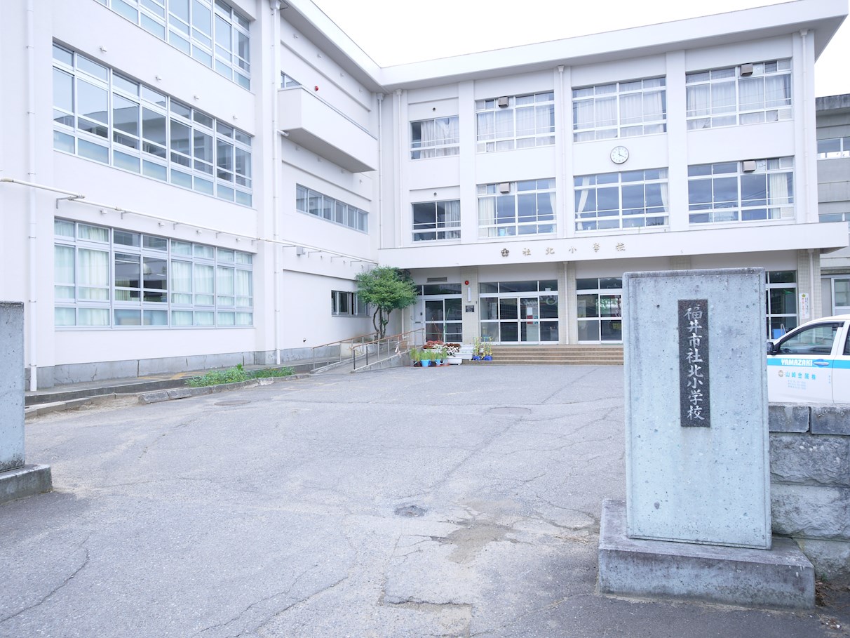 ラ・トゥール 小学校