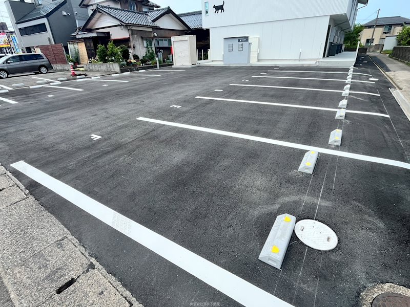 シャ・ミニヨンA 駐車場