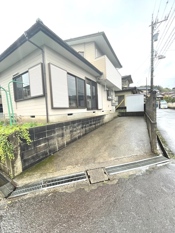 ライツレーン杉の木台 駐車場