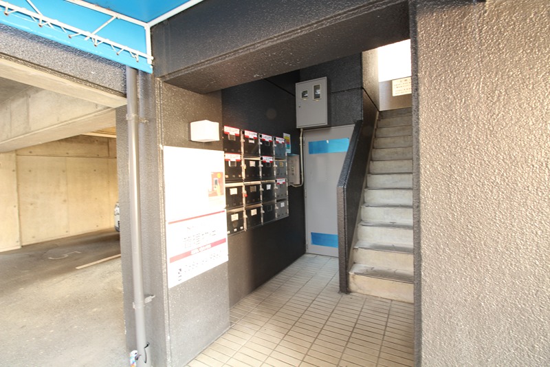 タウン西野 エントランス