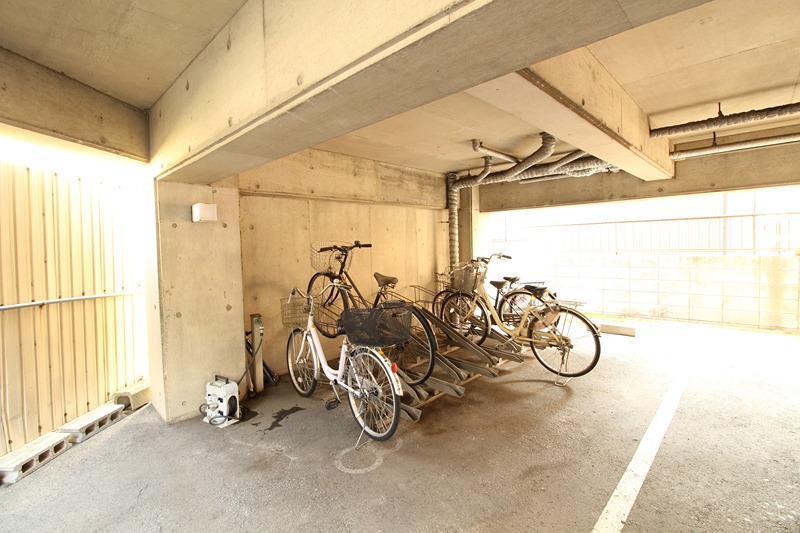 タウン西野 駐車場