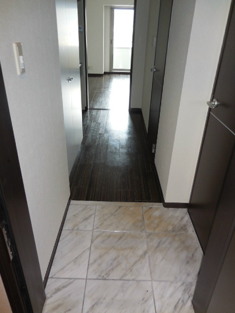 宝源ビル 玄関