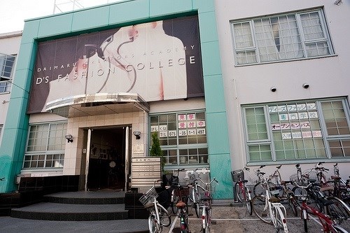 CASA FLUENTE 専門学校
