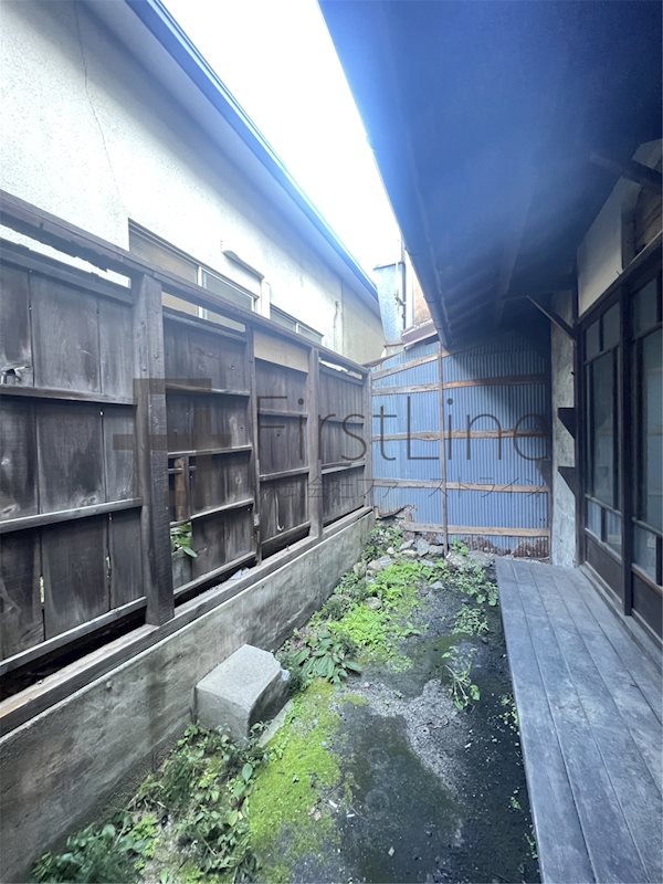 田中門前町店舗付き住宅 ベランダ