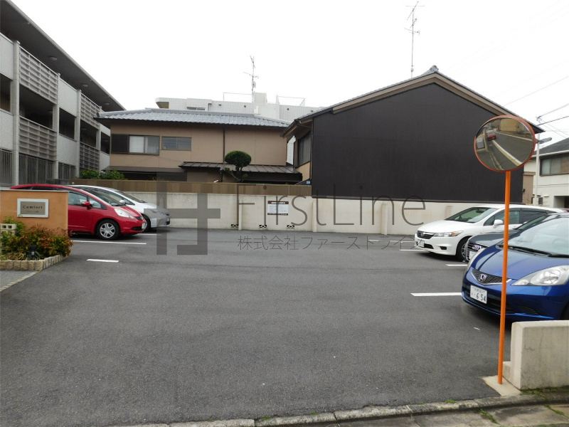 コンフォート冷泉 駐車場