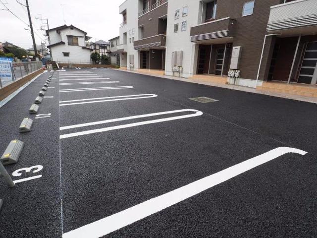 メゾンド　シュクレ 駐車場