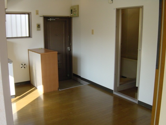 埼玉県所沢市けやき台２丁目15-1 玄関