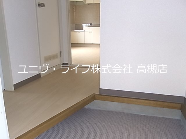 メゾンフラテN棟 玄関