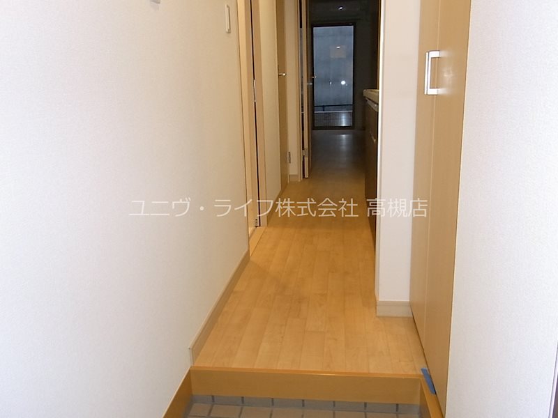 ルミエール高槻 玄関
