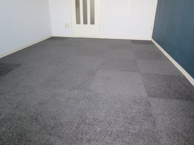 川西エンビィハイツ ベッドルーム