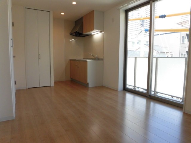 ガルリ高槻EST リビング