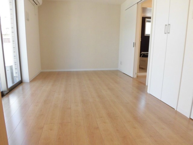 ガルリ高槻EST ベッドルーム