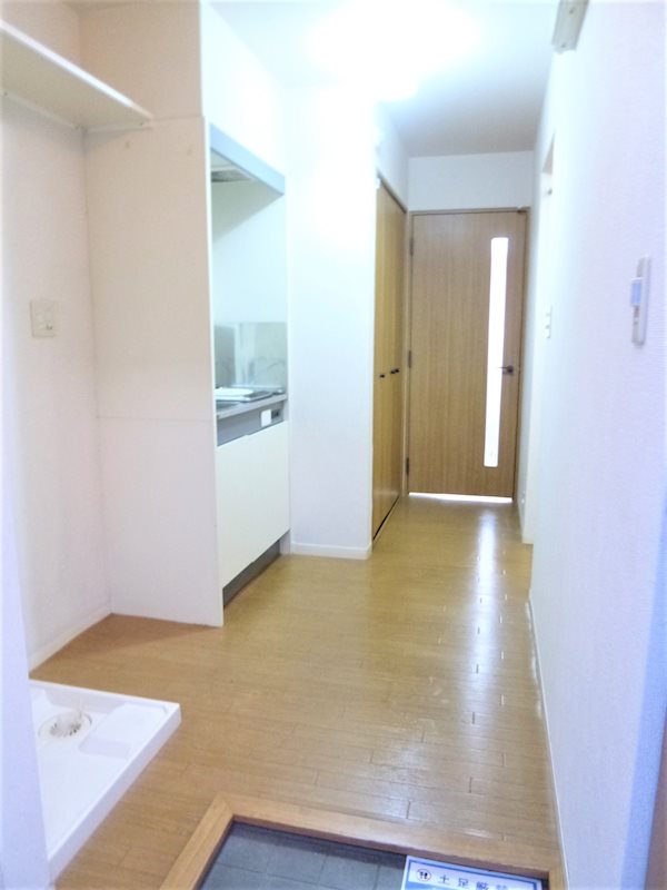 ハイツイオン 玄関