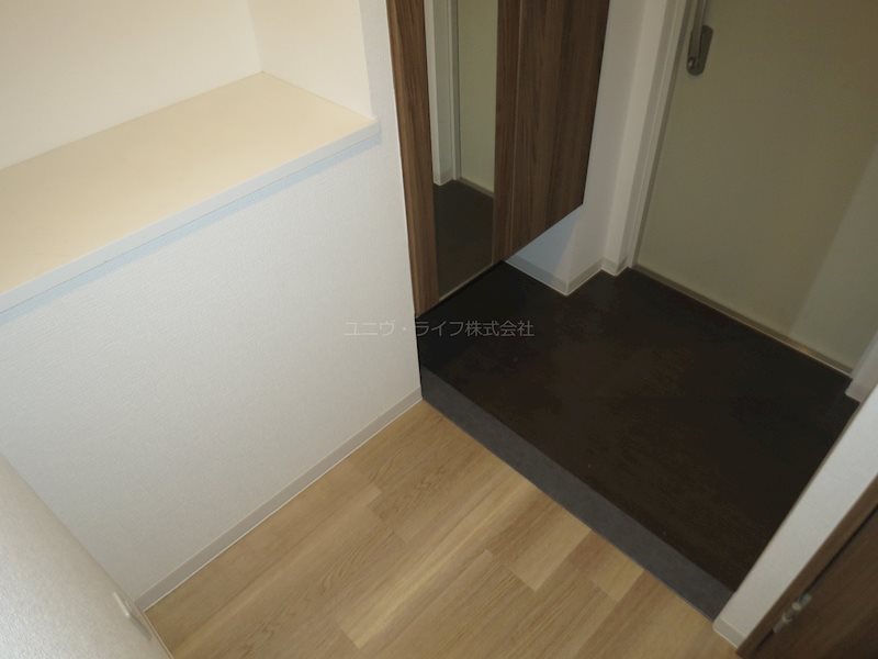 グランブルー高槻 玄関