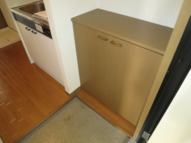 ジュネスコート 玄関