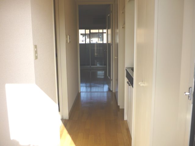 エンリィ学生マンション 玄関