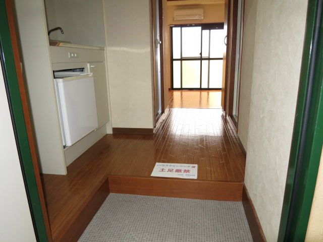 フェリセ富田 玄関