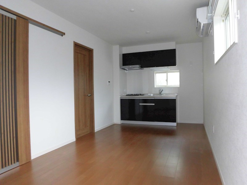 KTIレジデンス高槻E リビング