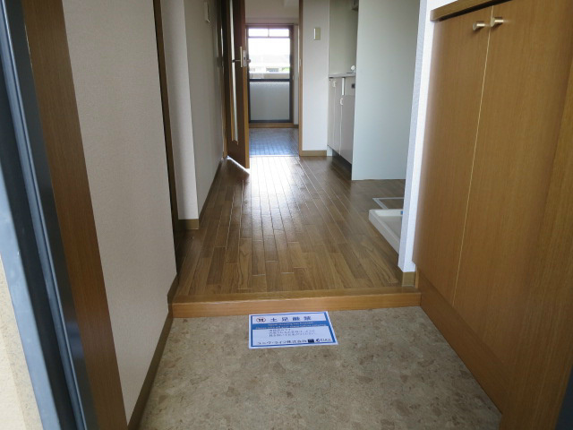 ドームイバロード 玄関