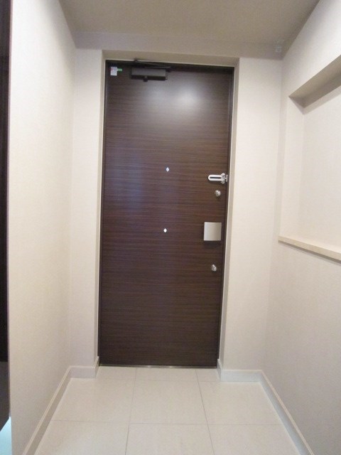 ロジュマン高槻 玄関