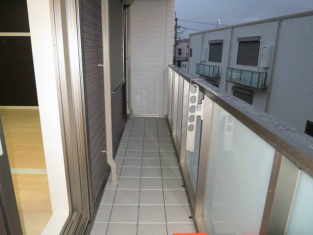 ラフィーネ大蔵司 ベランダ