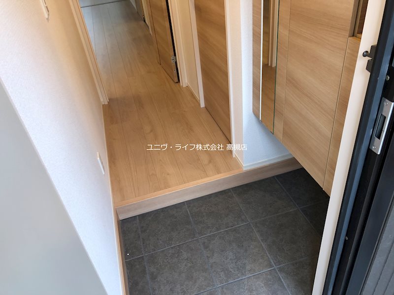 ウィステリアB棟 玄関