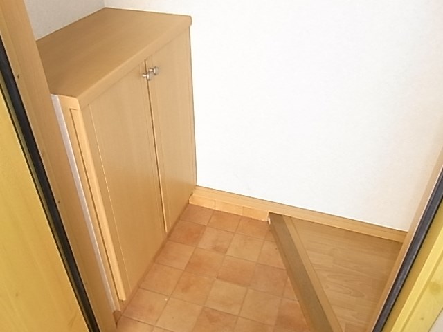 シャンベール芝生 玄関