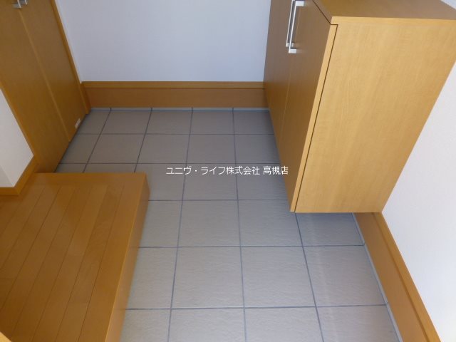 今城町タウンハウスⅡ 玄関
