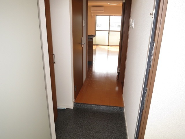 ラフィーエ高槻 玄関