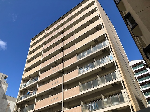 モノロカーレ江坂 外観