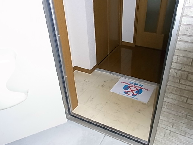 ベル・プレアリー高槻Ⅰ番館 玄関