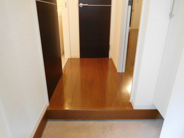 ウエストアマ 玄関