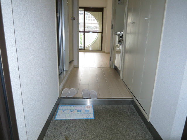 222番館 リビング