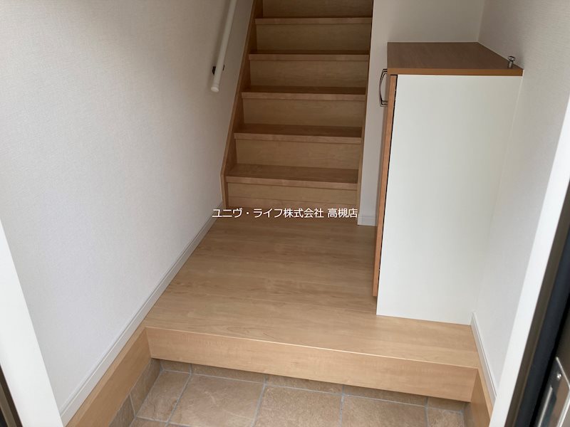 サンライズ芥川 玄関
