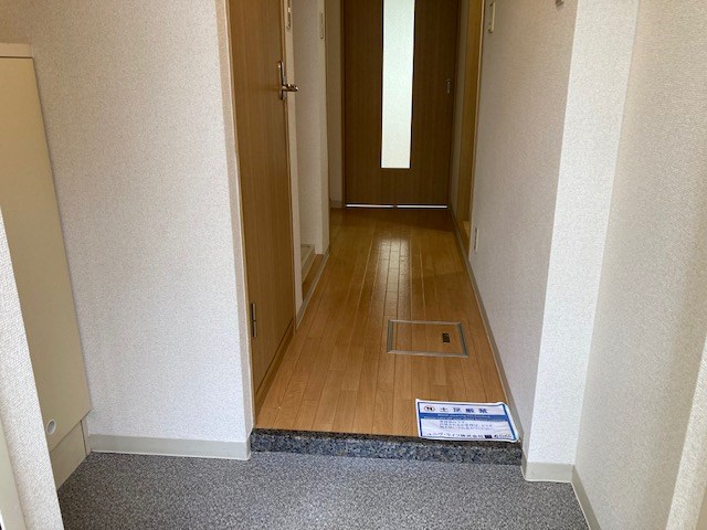 フロン・ツォーネ 玄関