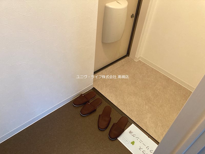UIビル 玄関