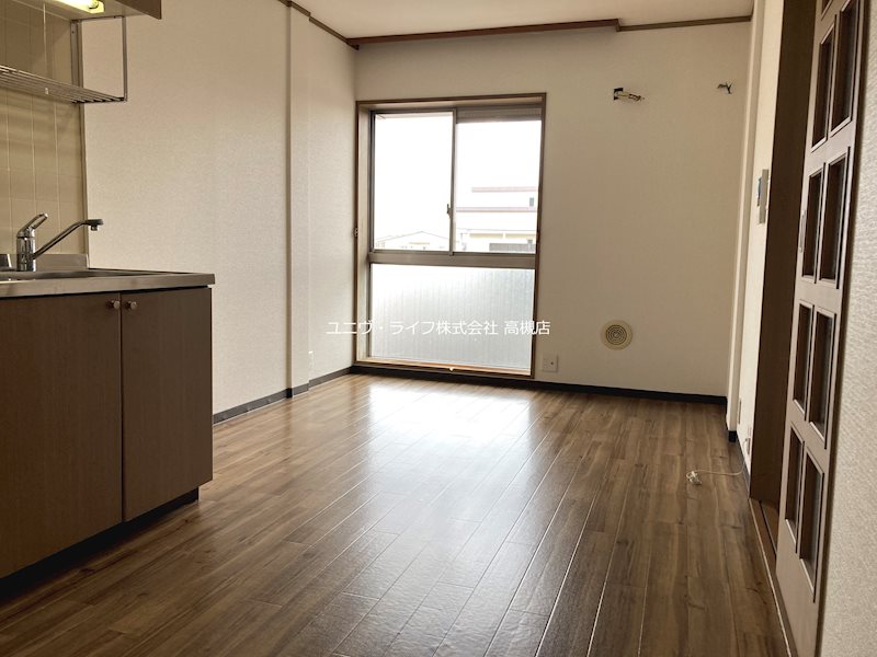 アニマン高槻阿武山 リビング