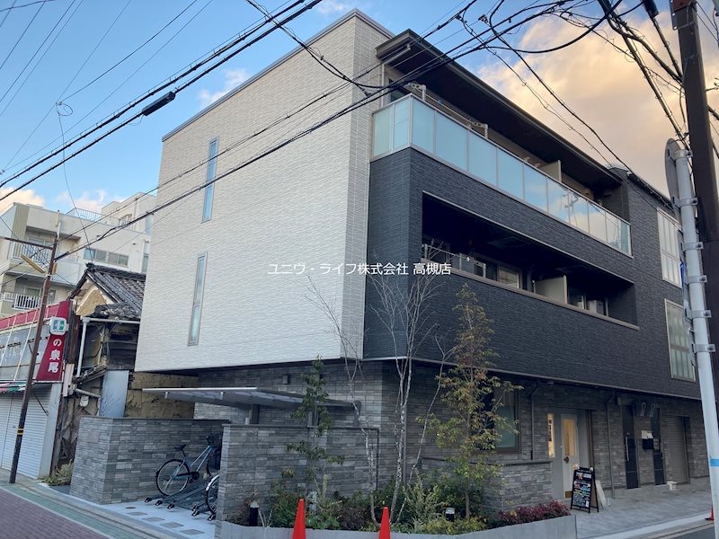 シャーメゾン本町 203号室 外観