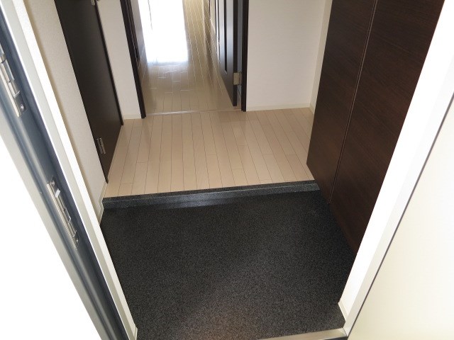 メイビスタ高槻  玄関