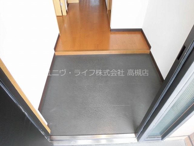 ラフィーネ上牧 玄関