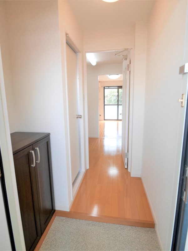 千里山サンライズ 玄関