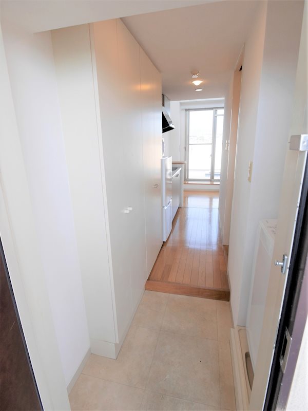 エンリィ学生マンション 玄関