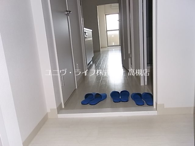 シェルズ高槻 玄関
