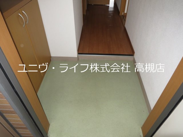 アムールカセイ 玄関