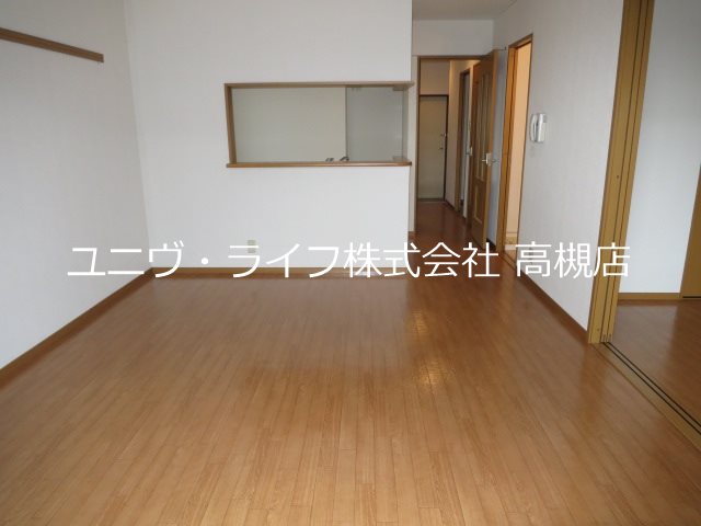 アムールカセイ リビング