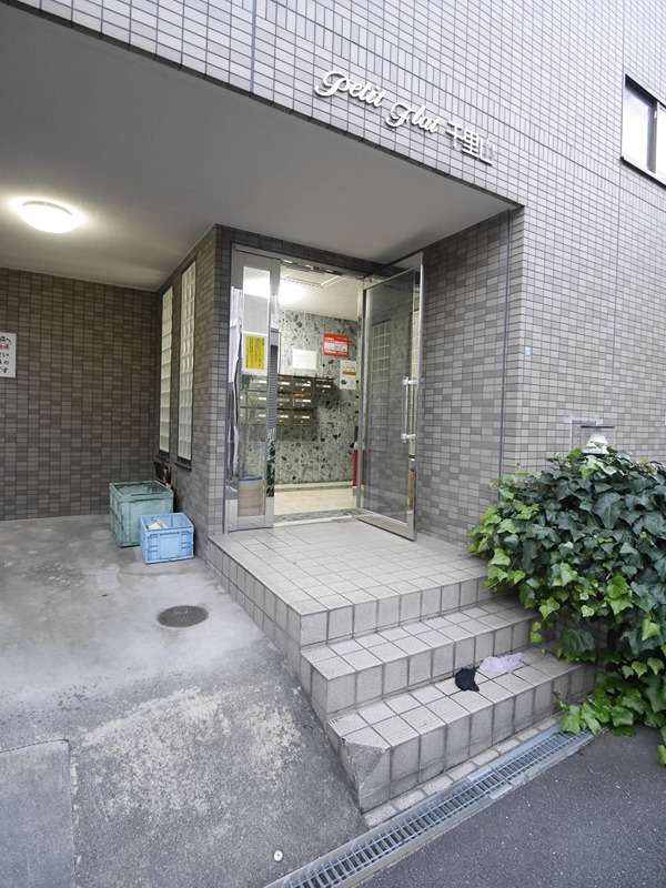 プチフラット千里山 エントランス